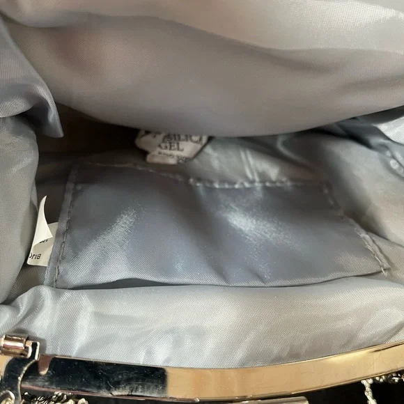 Silver colored BIJOUX TERNER Polyester glam clutch with chain strap, NWT - Picture 5 of 7